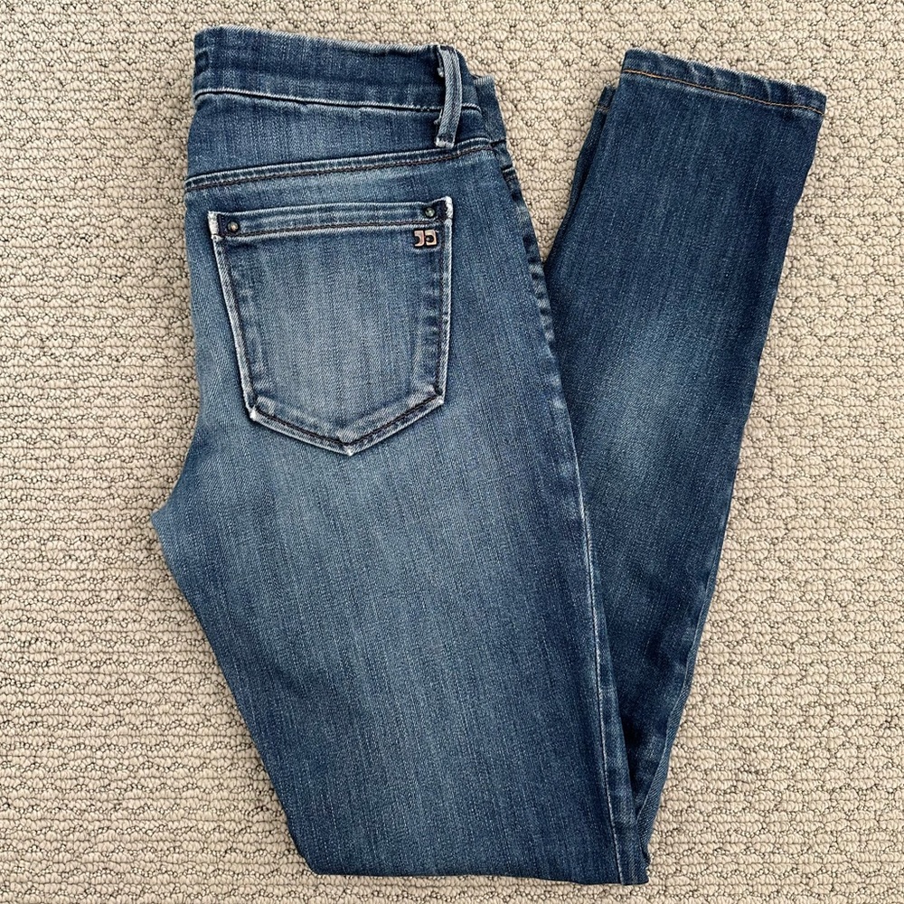 Joe’s Jeans Chelsea Skinny